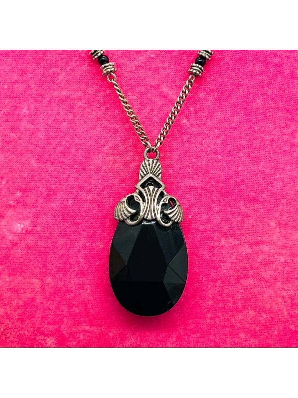 Robert Rose Vintage-Inspired Black Faceted Teardrop Pendant Necklace